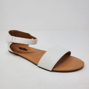 Karyn's SBK-34 Flat Sandals White